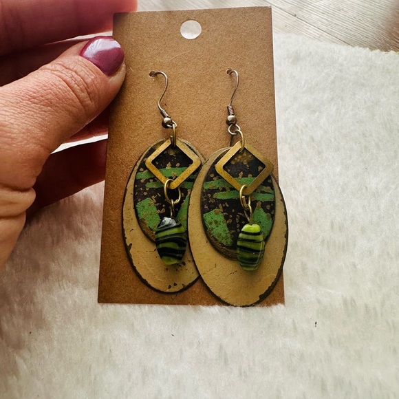 Bohemian Green and Tan Oval Earrings - Picture 3 of 3